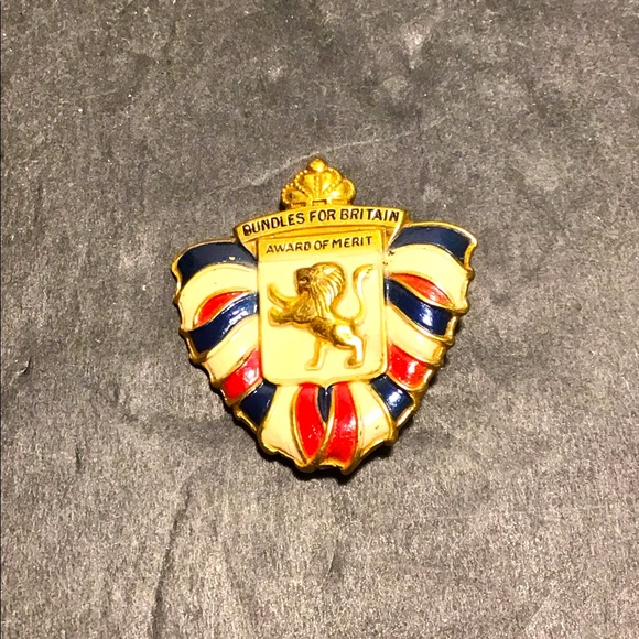 Vintage WW2 Bundles for Britain Military Award of Merit Pin Rare - Picture 1 of 4